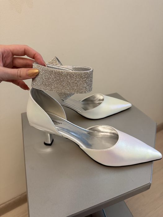 Туфлі на підборах