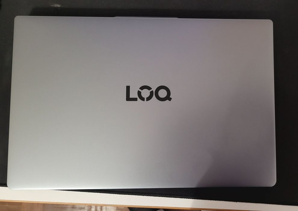 Portátil Lenovo LOQ Gaming Essential
