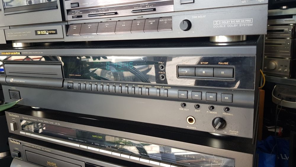 Marantz CD 52 com comando original.