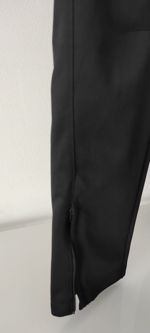 Spodnie dresowe Adidas Aeroready rozmiar M