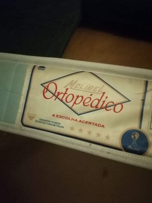 Cama solteiro com gavetão, 2 colchões (um nunca usado), ja desmontada.
