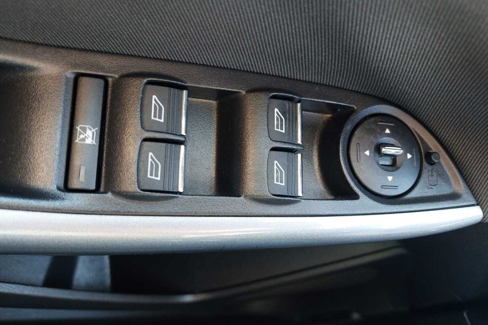 Ford Focus SW 1.6 Titanium (95 cv) - 157.000km