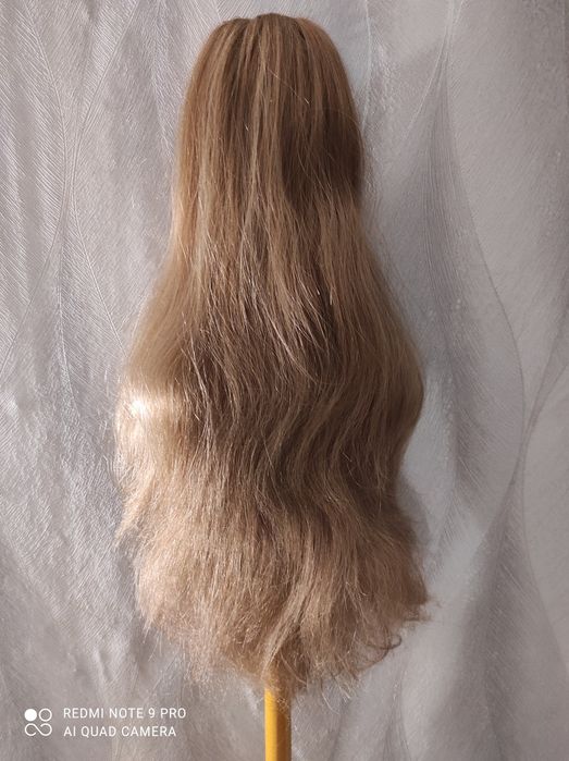 Парик, шиньон, хвіст