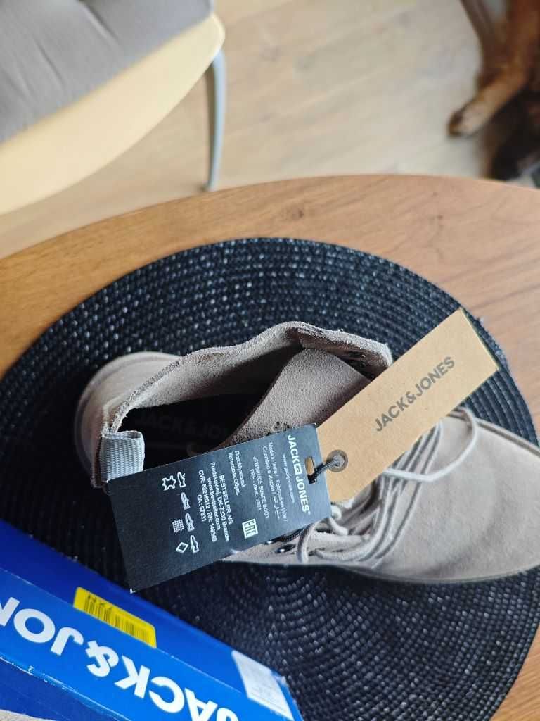Buty męskie--Nowe--Jack and Jones roz.42, zamsz , beżowe.