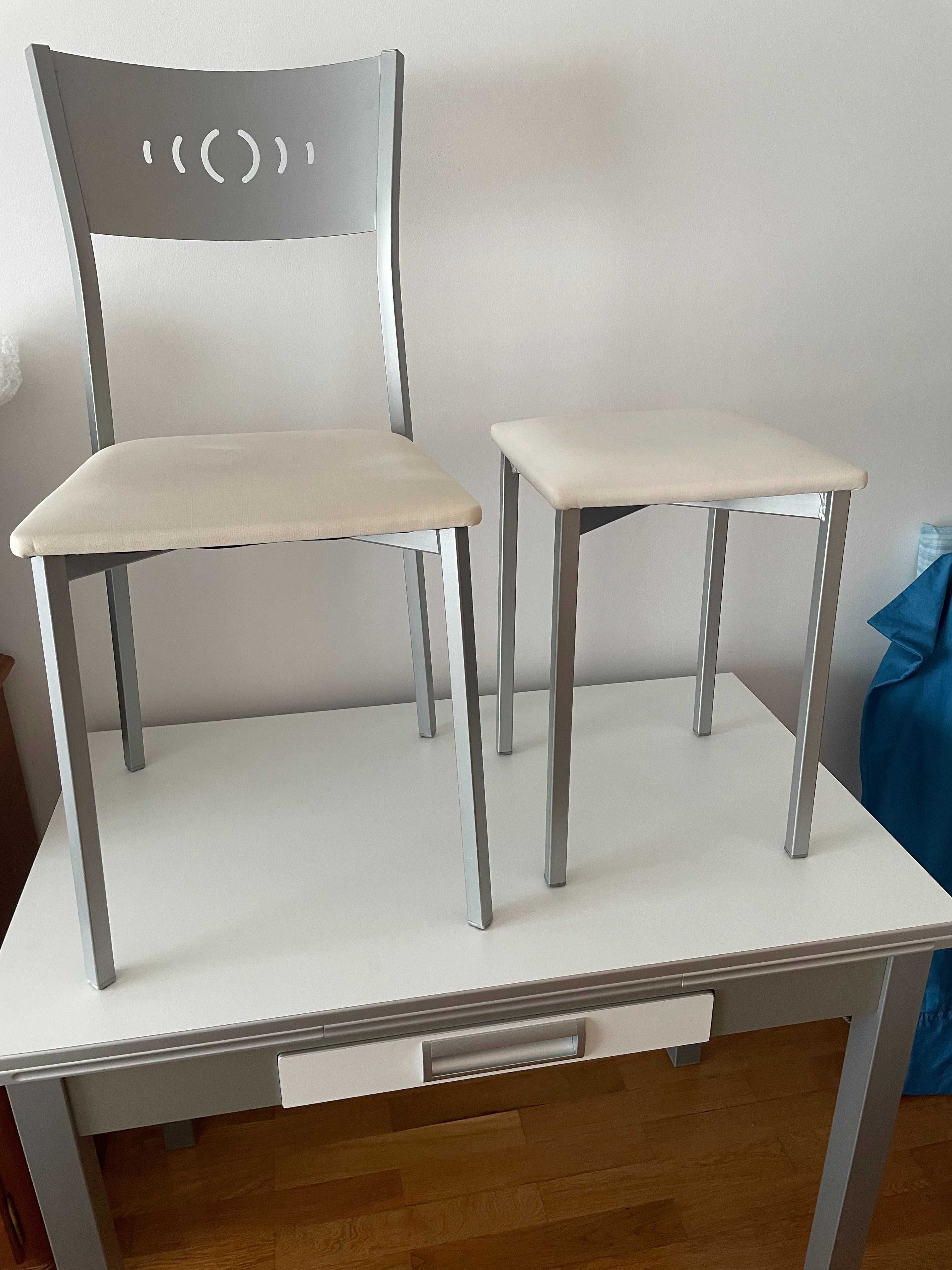 Mesa de cozinha extensível com bancos e cadeiras