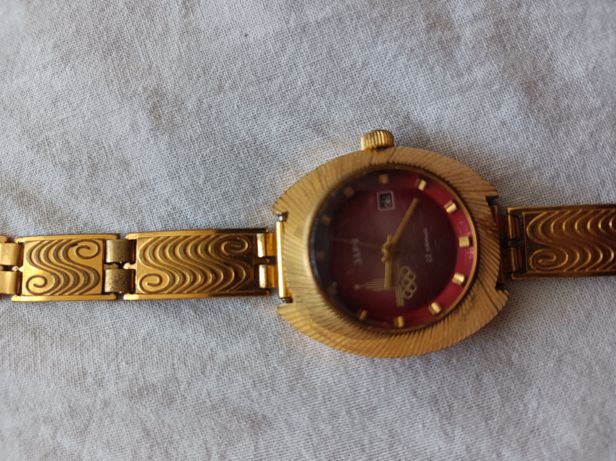 Продам женские коллекционные часы Заря