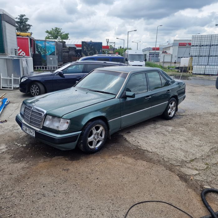 Mercedes w124 3.0 d Cały zielony lakier tapicerka szyby