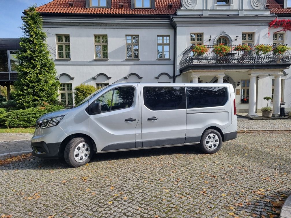 Wynajem busów 9 osobowych