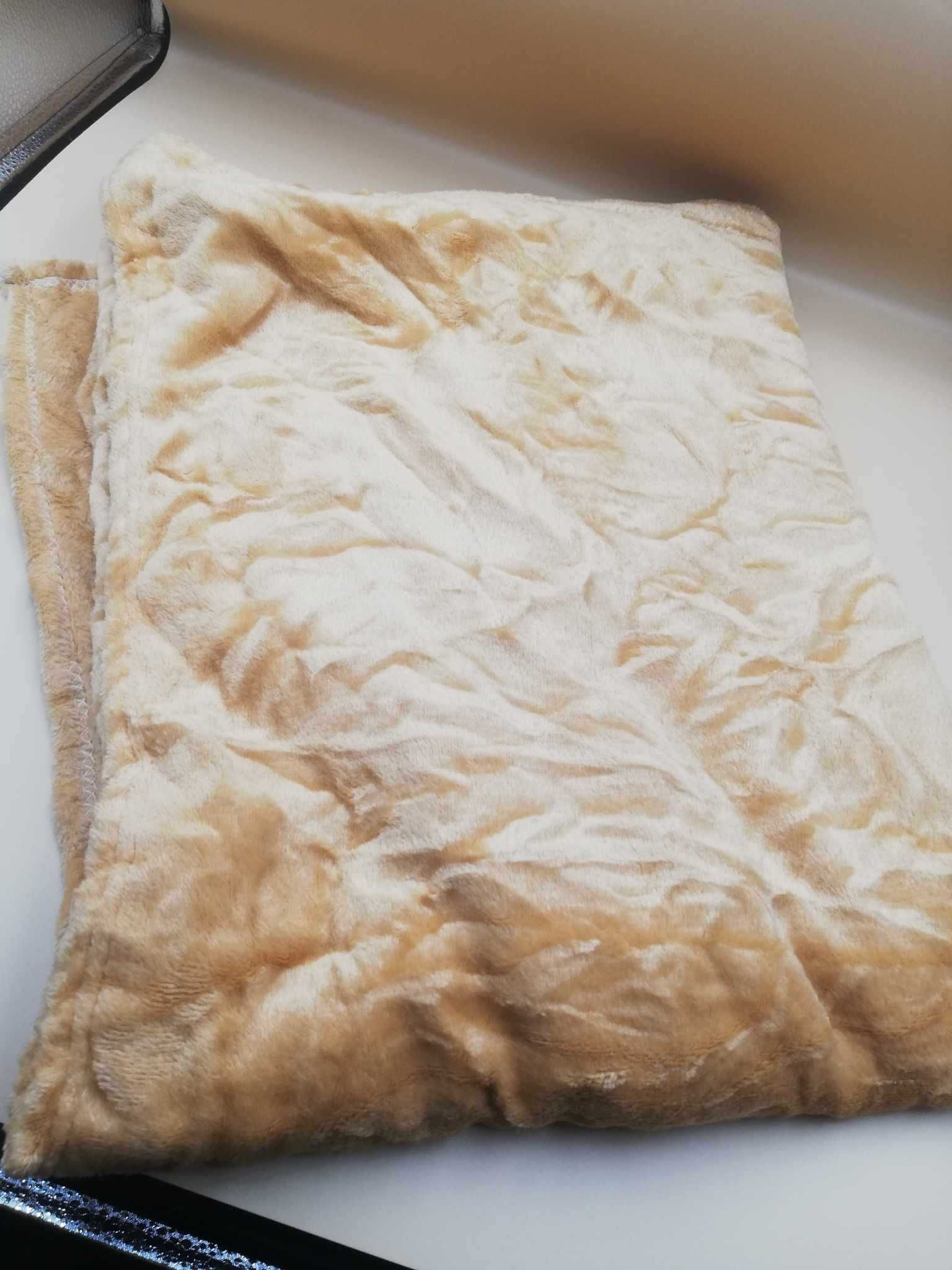 duża  maskotka  z  kocykiem  krówka