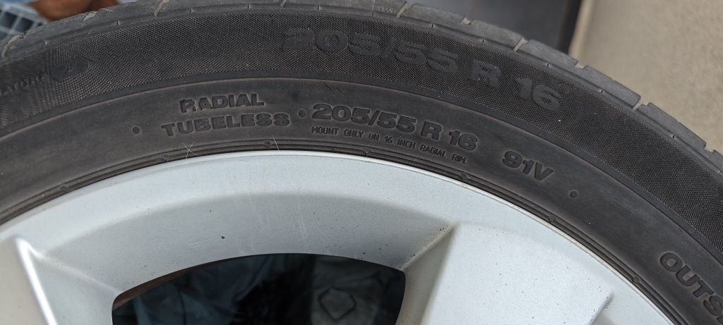 Komplet 4 oryginalnych alufelg 16" do Mazda 3 z oponami Continental
