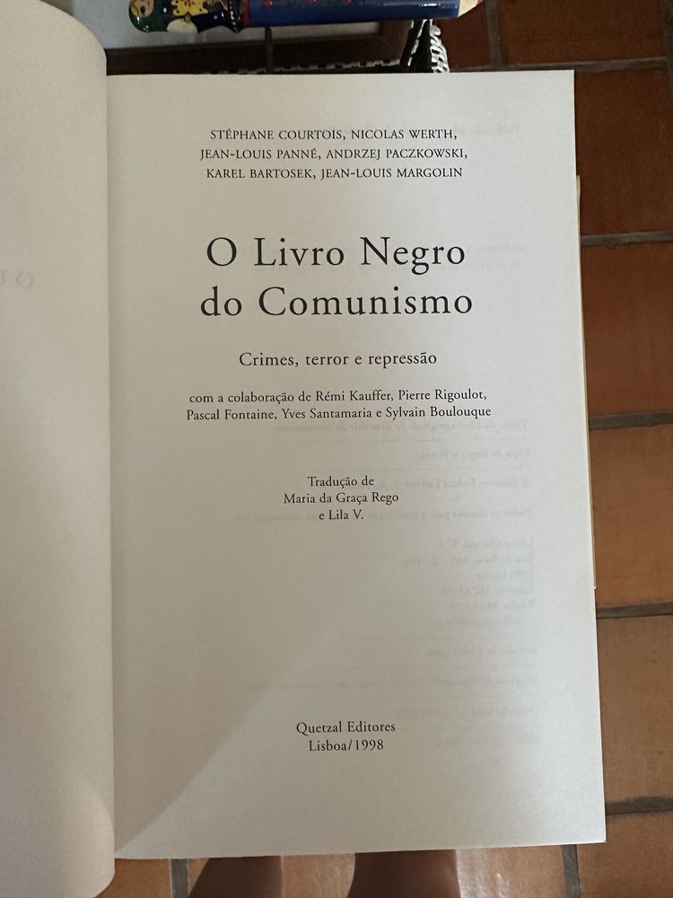Livro O Livro Negro do Comunismo. Crimes, terror e repressão