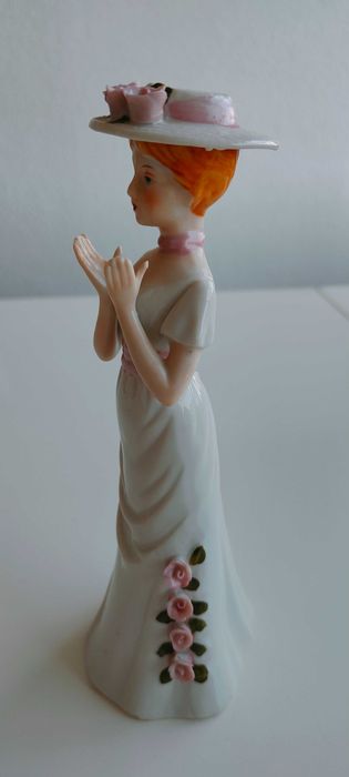 Фарфоровая статуэтка.из Германии. Винтаж.