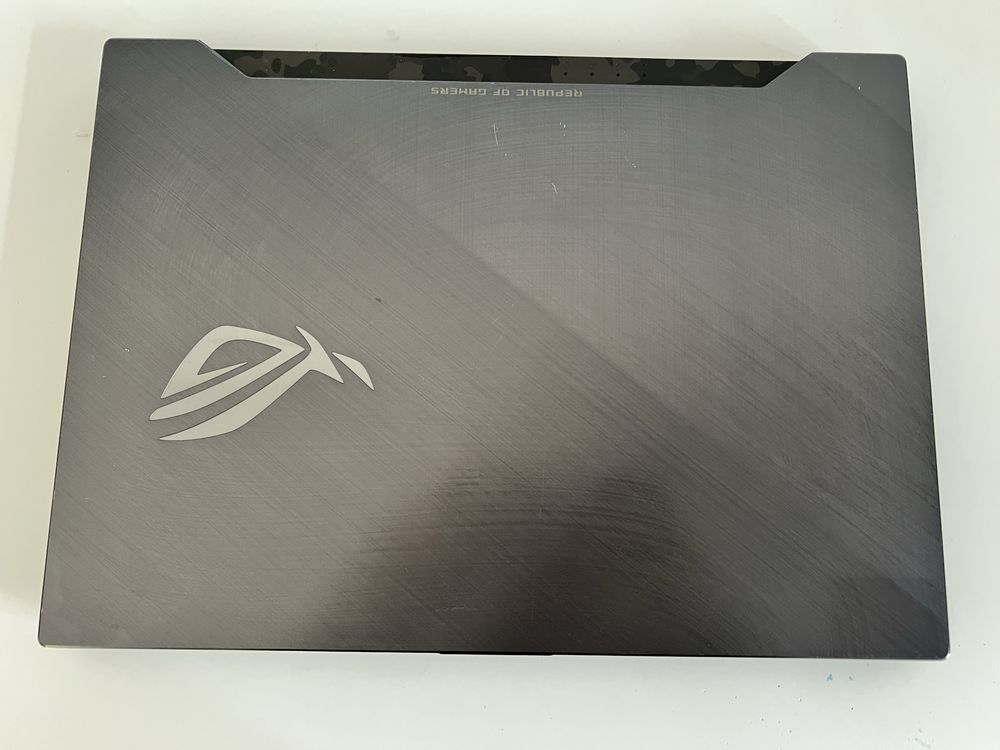 Asus Rog Strix scar II GL 504gm