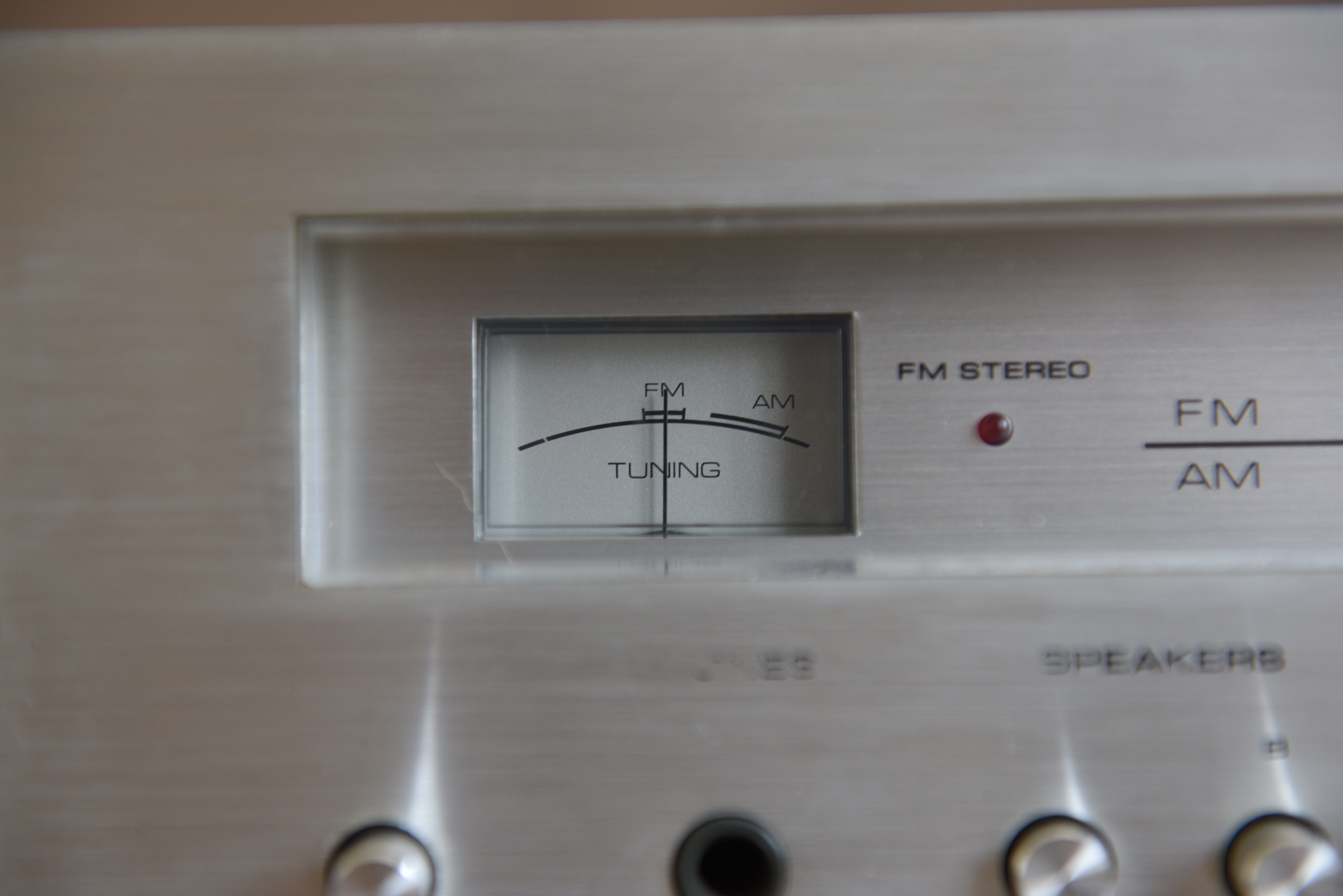 Amplituner AKAI AA-1115