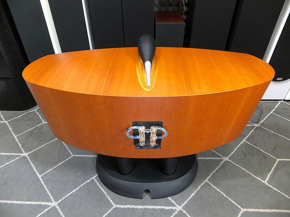 Kolumna centralna HI-END Bowers Wilkins Nautilus HTM1 gratis podstawa