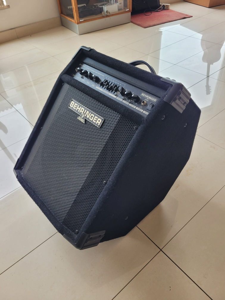 Amplificador para baixo