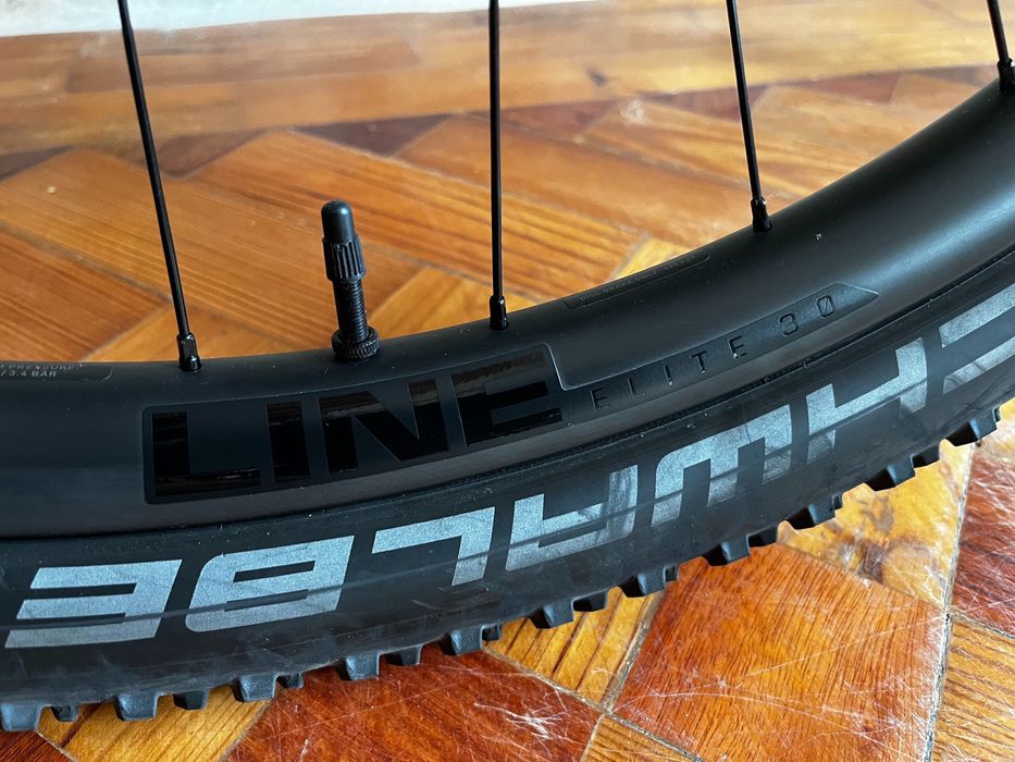 2021 SCOTT Scale 930 with Carbon Wheels - Size : Medium