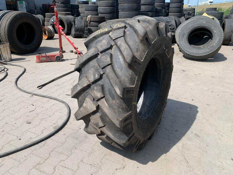 Opona używana przemysłowa do maszyn budowlanych 18-19.5 BKT MP567 80%