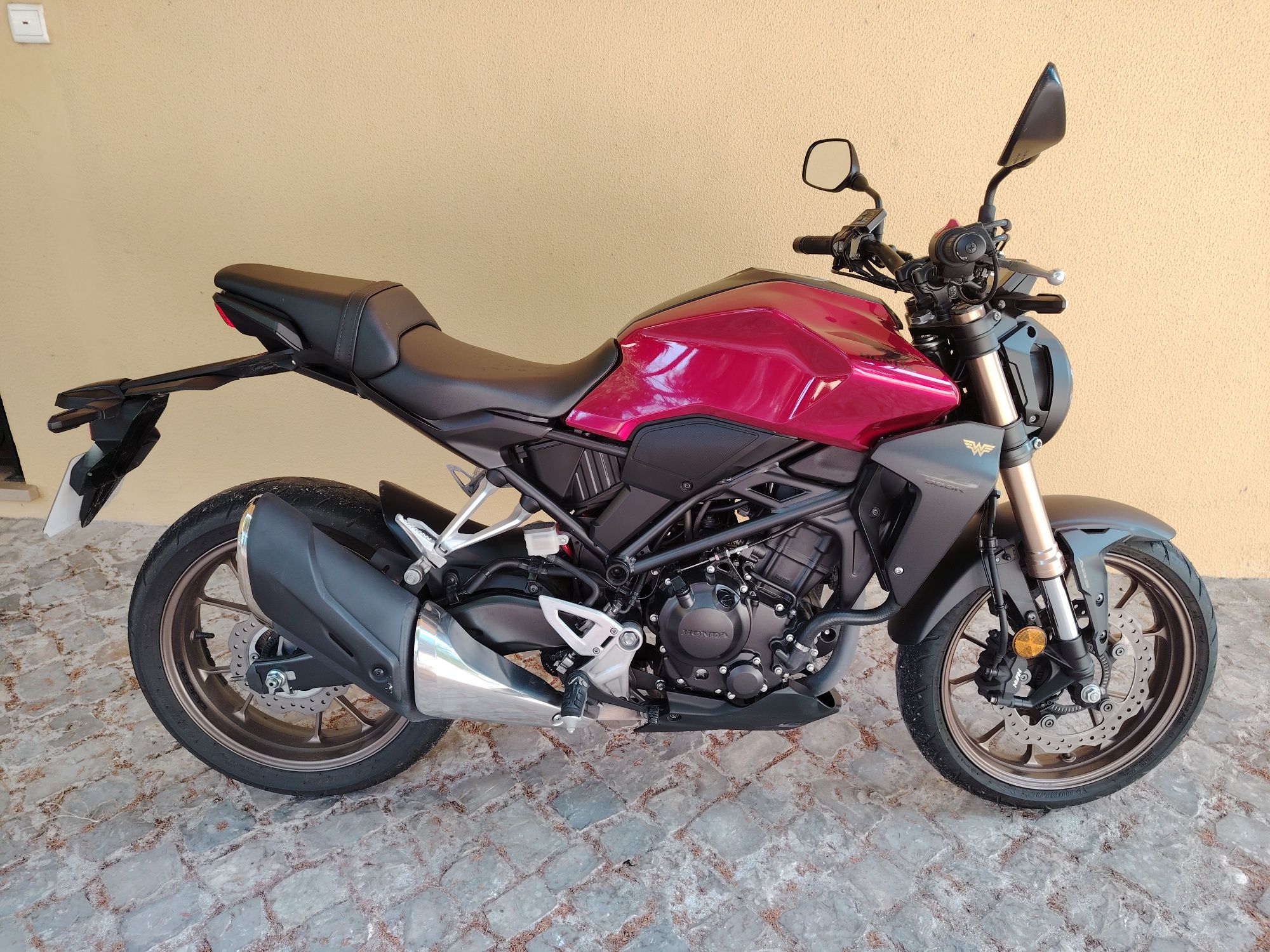 Vendo Honda CB300r