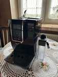 Ekspres ciśnieniowy DELONGHI 
 DINAMICA ECAM 350.55 b (czarny)