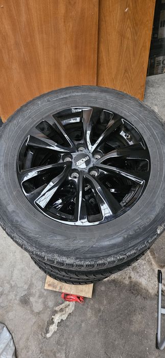 225 65 R17  комплект 5 на 114.3