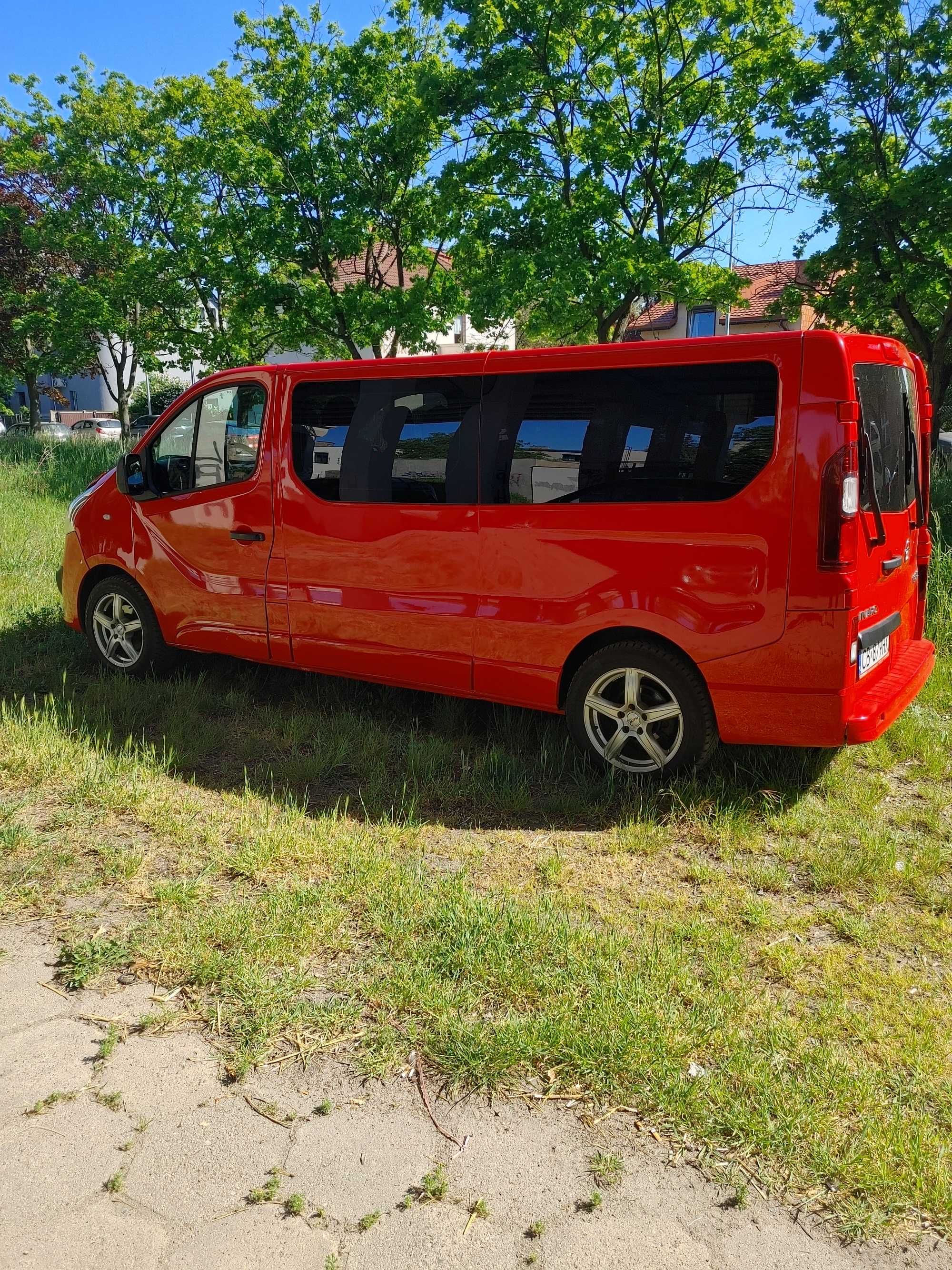 sprzedam opel vivaro bi turbo 2017