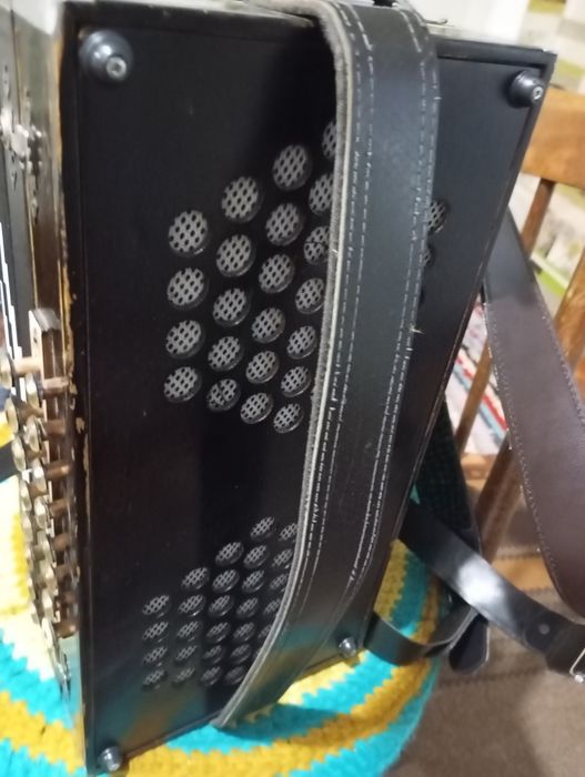 Продам срочно гармошка гармонь