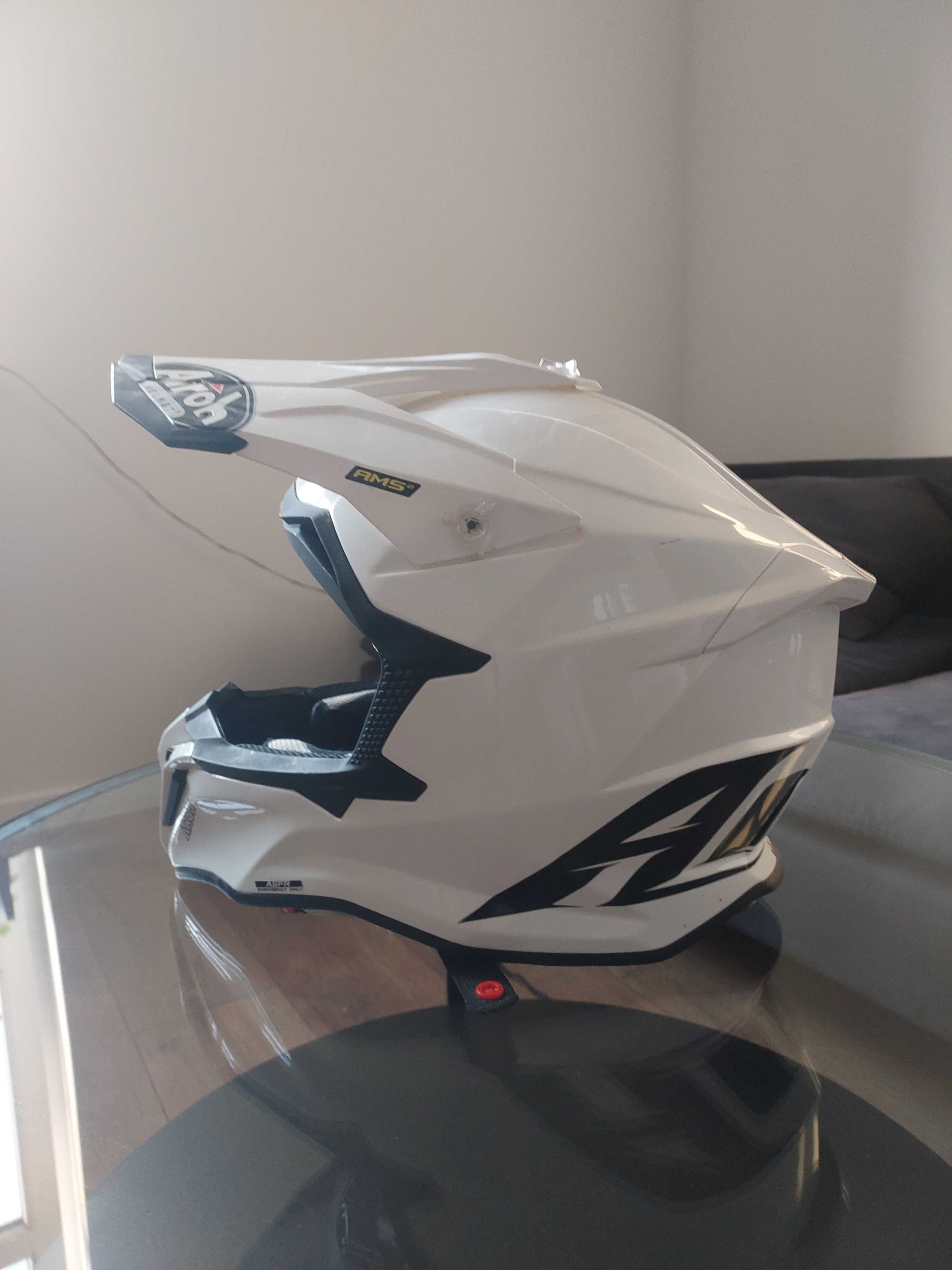 Kask motocyklowy AIROH Strycker