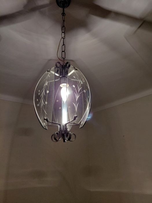 Candeeiro bonito e a funcionar.