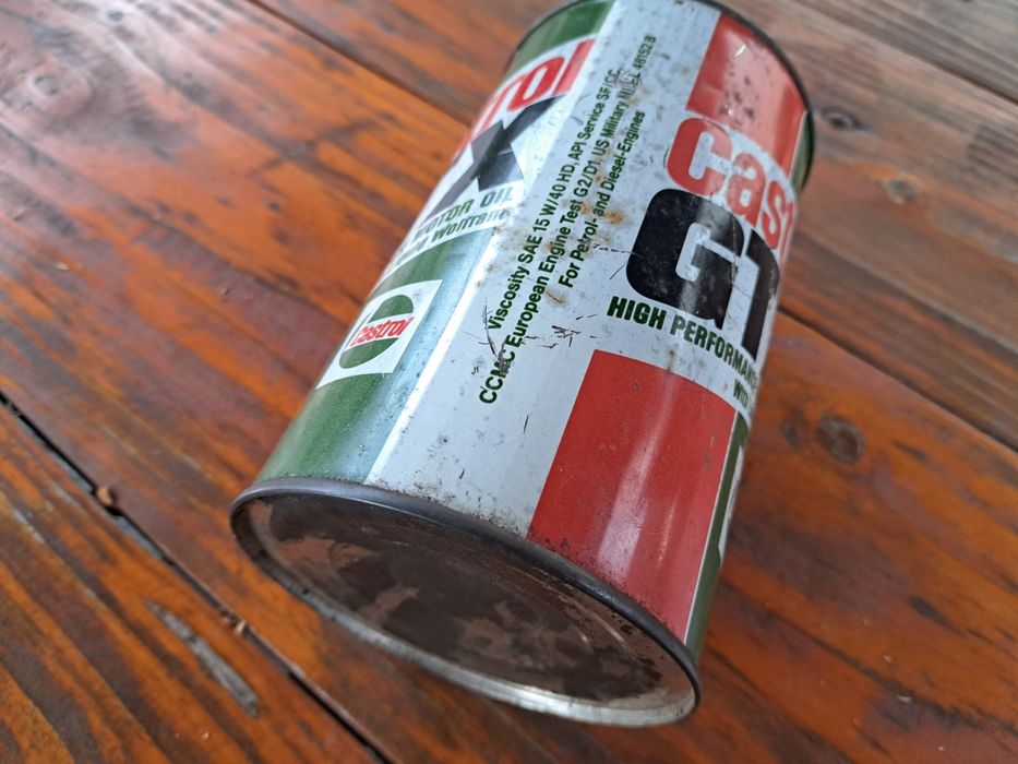 Stara zabytkowa puszka pojemnik castrol gtx 1l