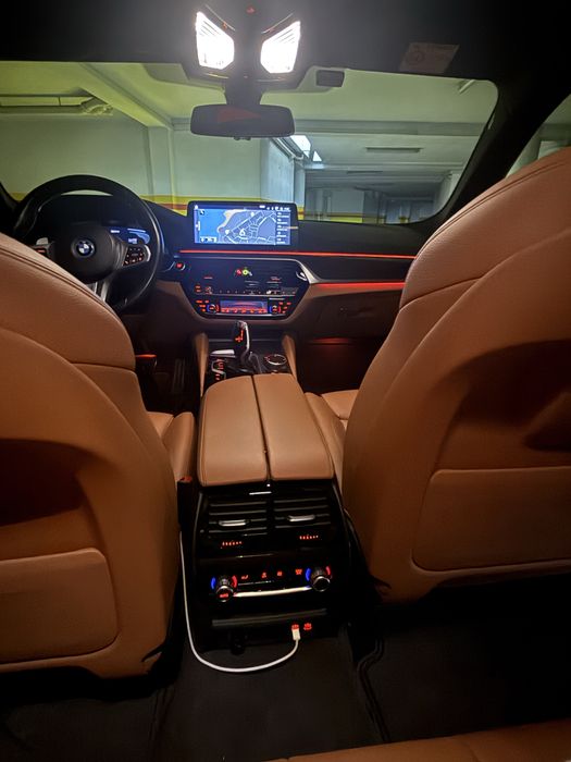 BMW 530e Pack M como novo