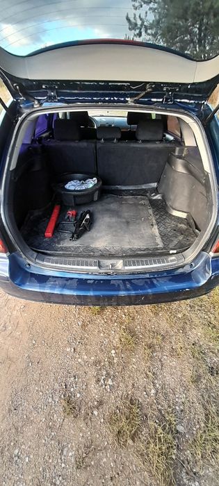 Toyota Avensis T25 2003r 2.0 D4D 116km do poprawek lub na części.