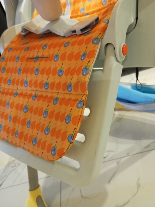 Krzesło do karmienia.