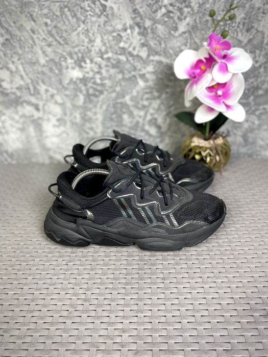 Adidas Originals Ozweego кроссовки 42 размер спортивные черные