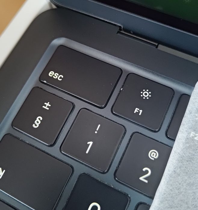 Macbook Air M2, 16 GB, 512 SSD, Midnight