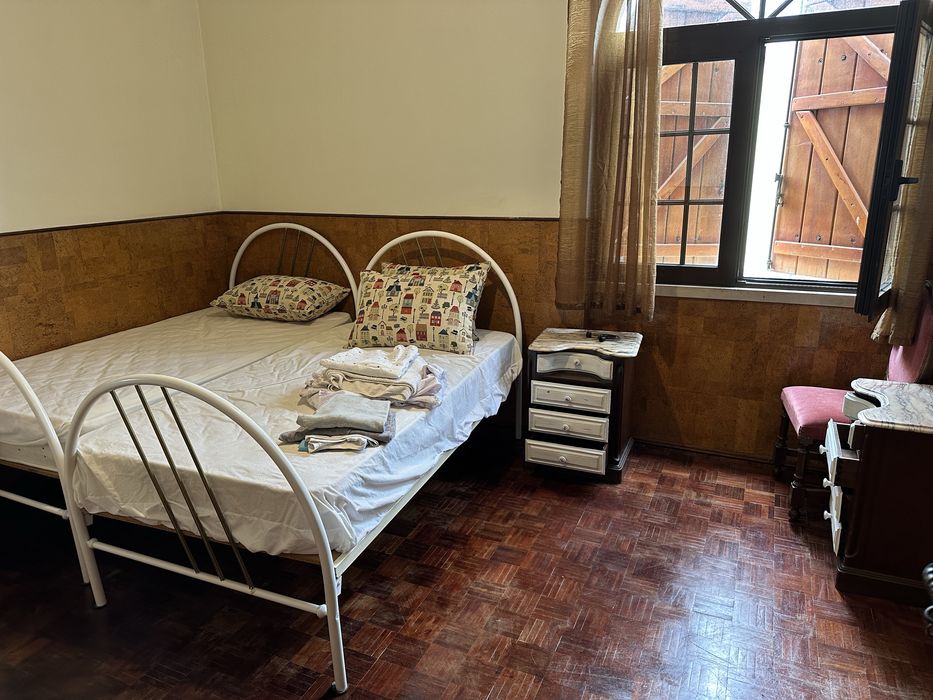 Quarto para alugar em moradia