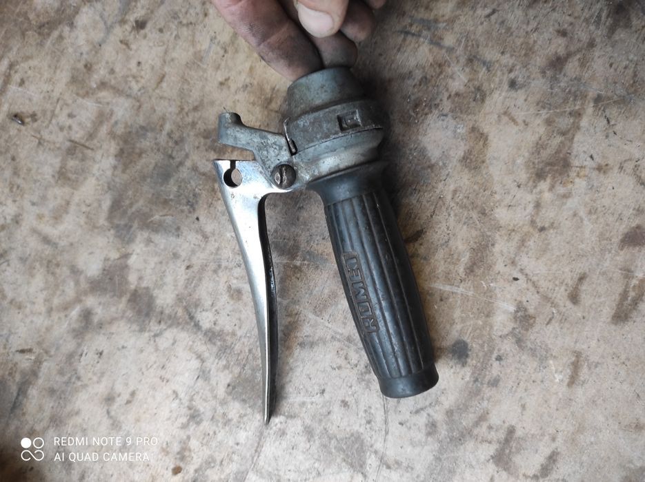 Manetka rączka zmiany biegów motorynka M1 komar korpus klamka 14.115