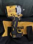 Безщітковий акумуляторний гайковерт Dewalt dcf923 890