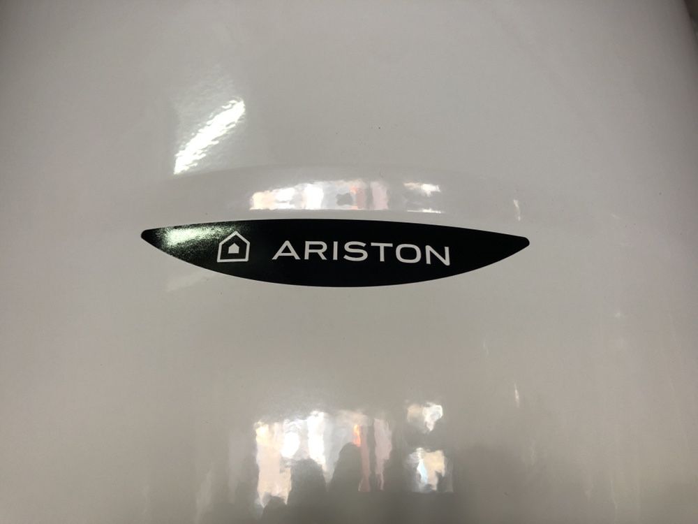 Водонагреватель (бойлер) Ariston SG1 80 V