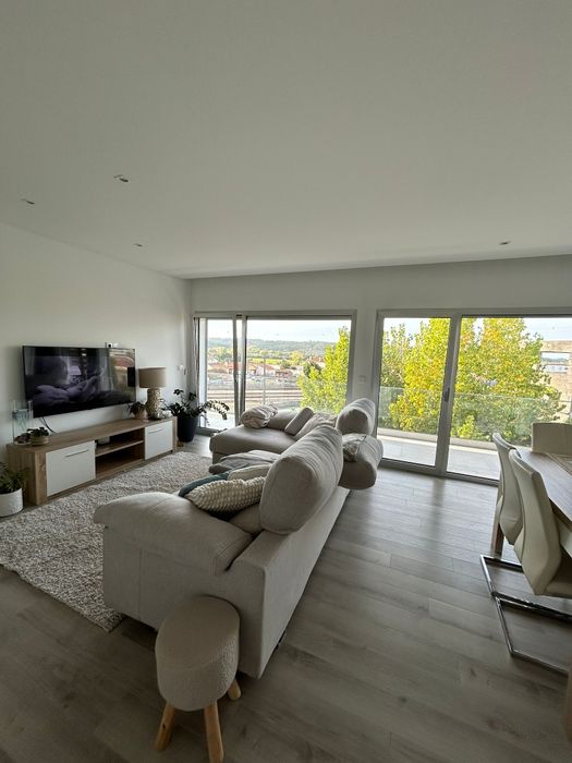 Apartamento T2 com vista desafogada