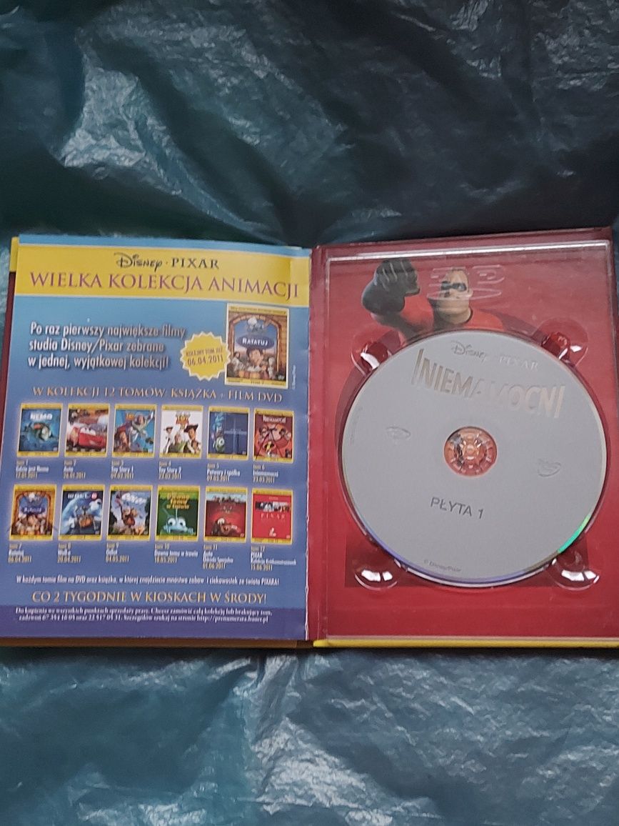 Płyta DVD i książka INIEMAMOCNI