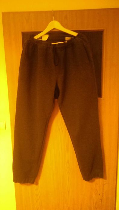 Spodnie dresowe męskie S. Oliver.