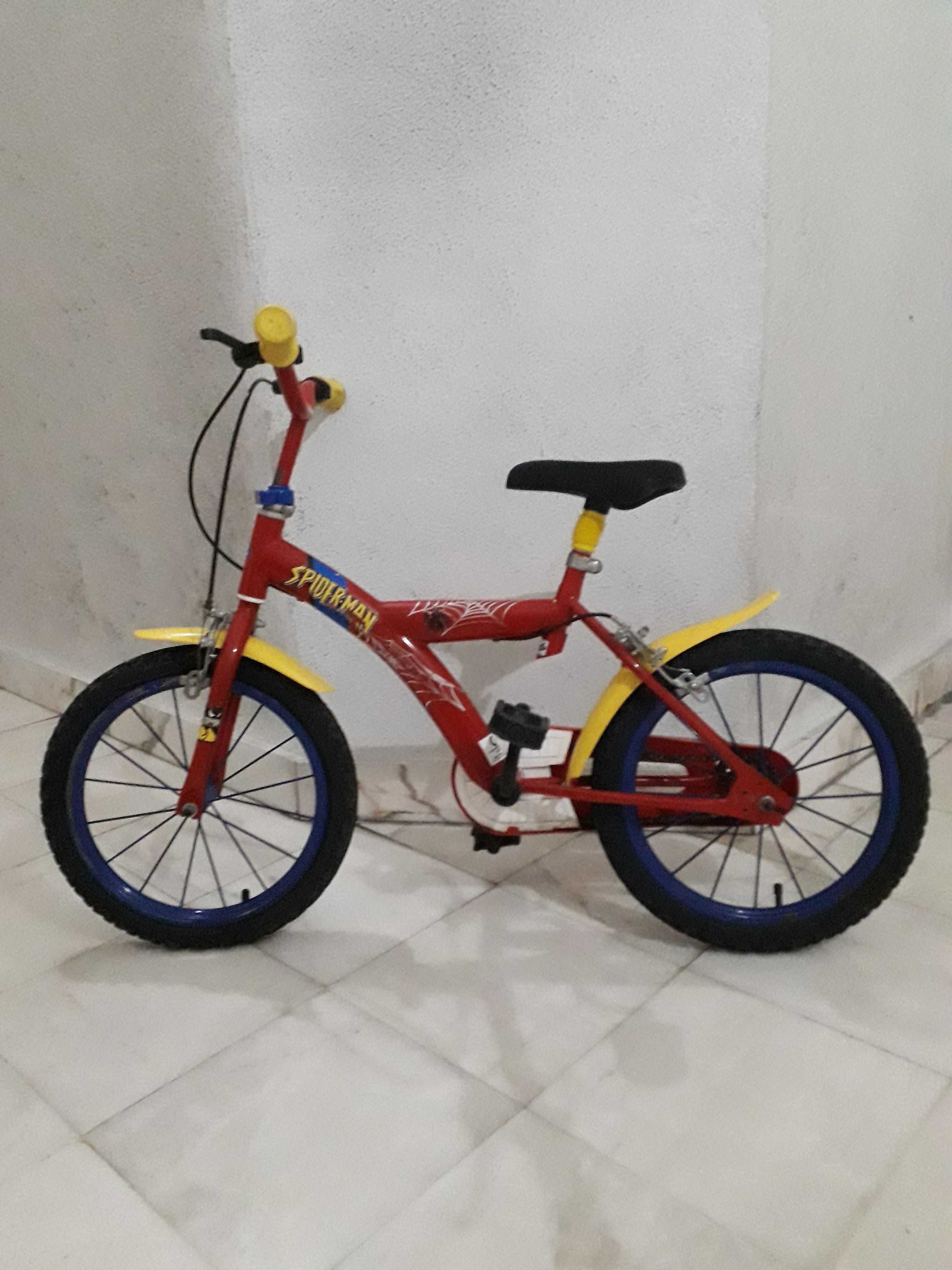 Bicicleta Spider man (vermelha)