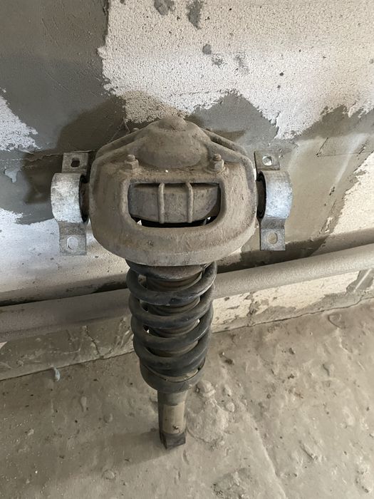 Задняя стойка амортизатор пружина Audi Q7 Touareg Cayenne