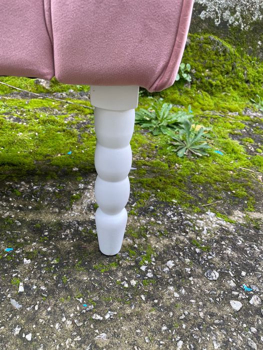 Banqueta rosa decorativa