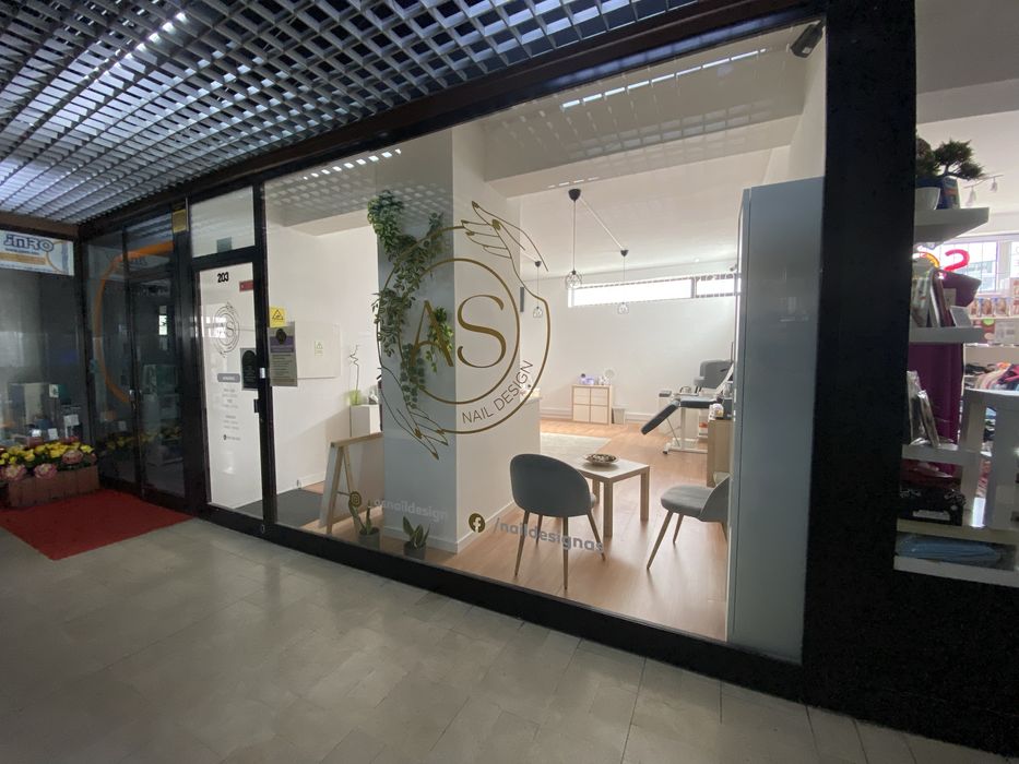 Vendo 2 Lojas Comerciais - Centro Comercial Santo Antonio