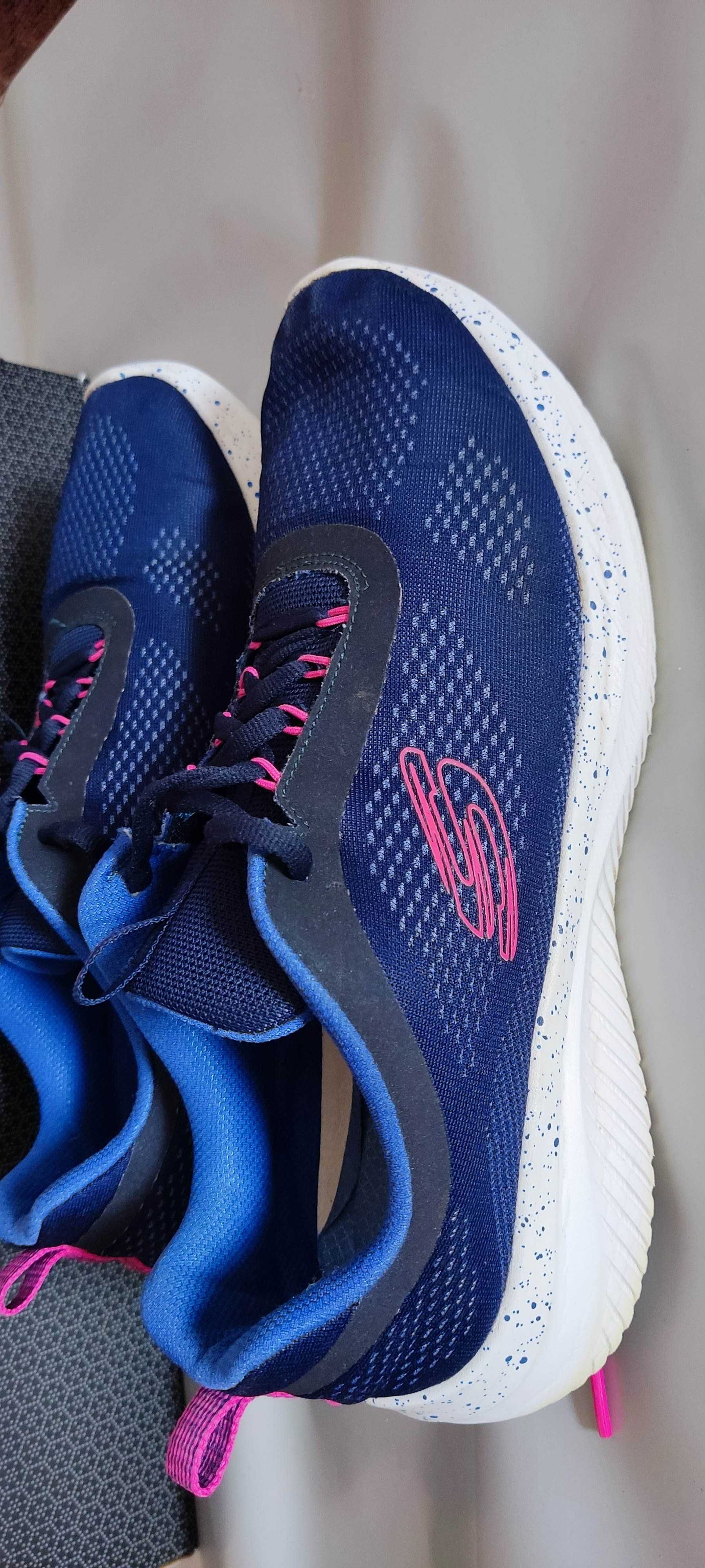 Кросівки Skechers жіночі