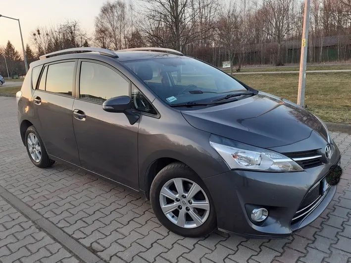 Toyota Verso 2.0 D Premium Salon PL