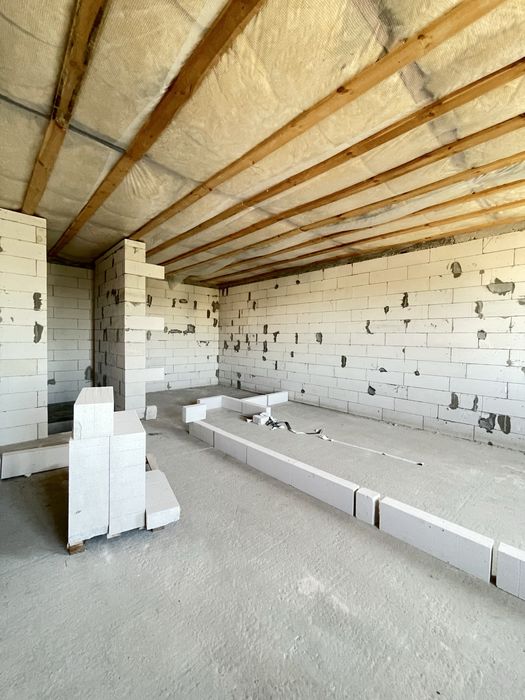 Продам ТАУНХАУС в центрі Вишневого без ремонту БЕЗ КОМІСІЇ