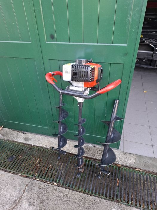 Para fazer furos na terra, praticamente nova